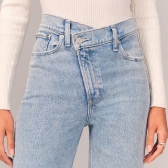 Abercrombie & Fitch The 90s Straight Ultra High Rise 28 / 6R - Picture 2 of 16